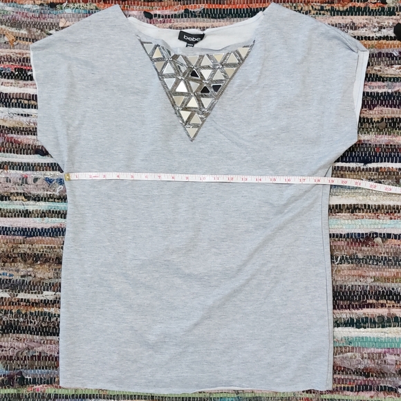 Bebe NWT Womens Casual Short Sleeve Top with Mirror Neckline Detail Size Large - Picture 7 of 11